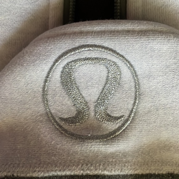 Lululemon jacket. No longer sold in stores or online - Picture 2 of 6